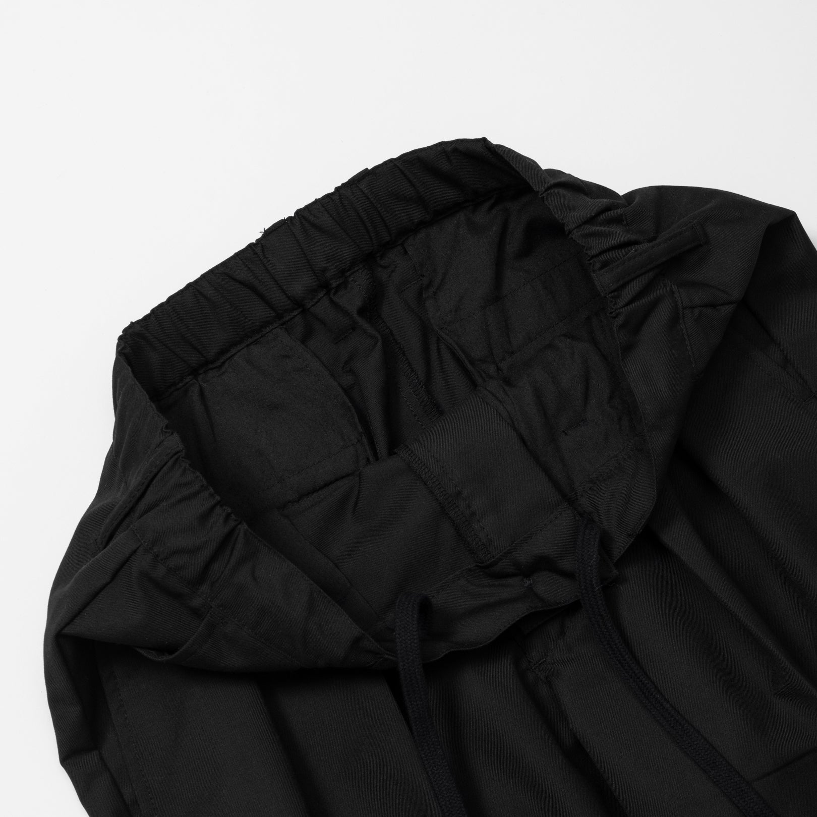 Two Tuck Slacks [Black]