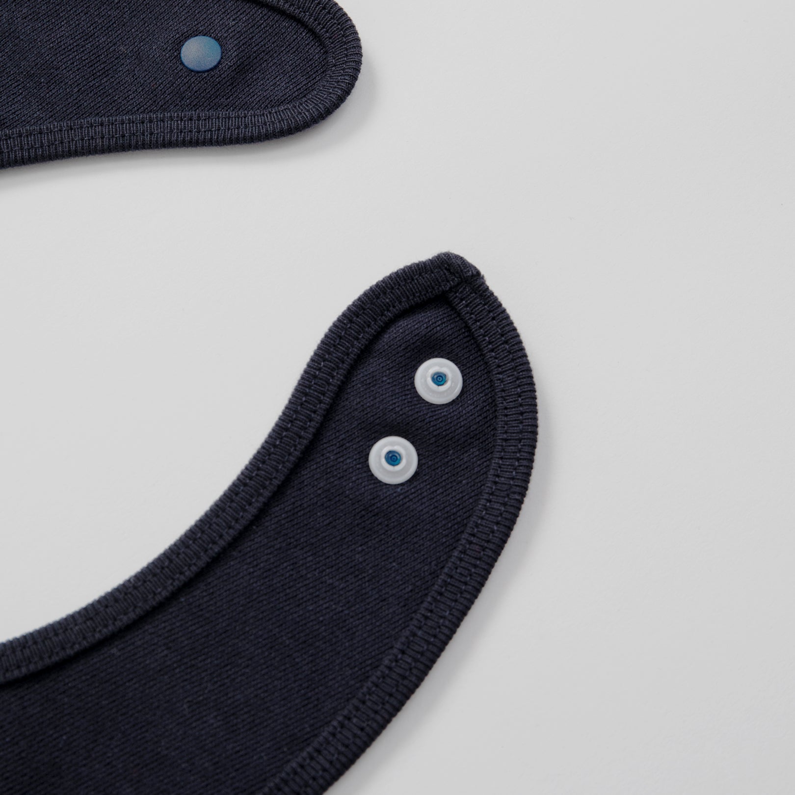 Script Logo Bib [Navy]
